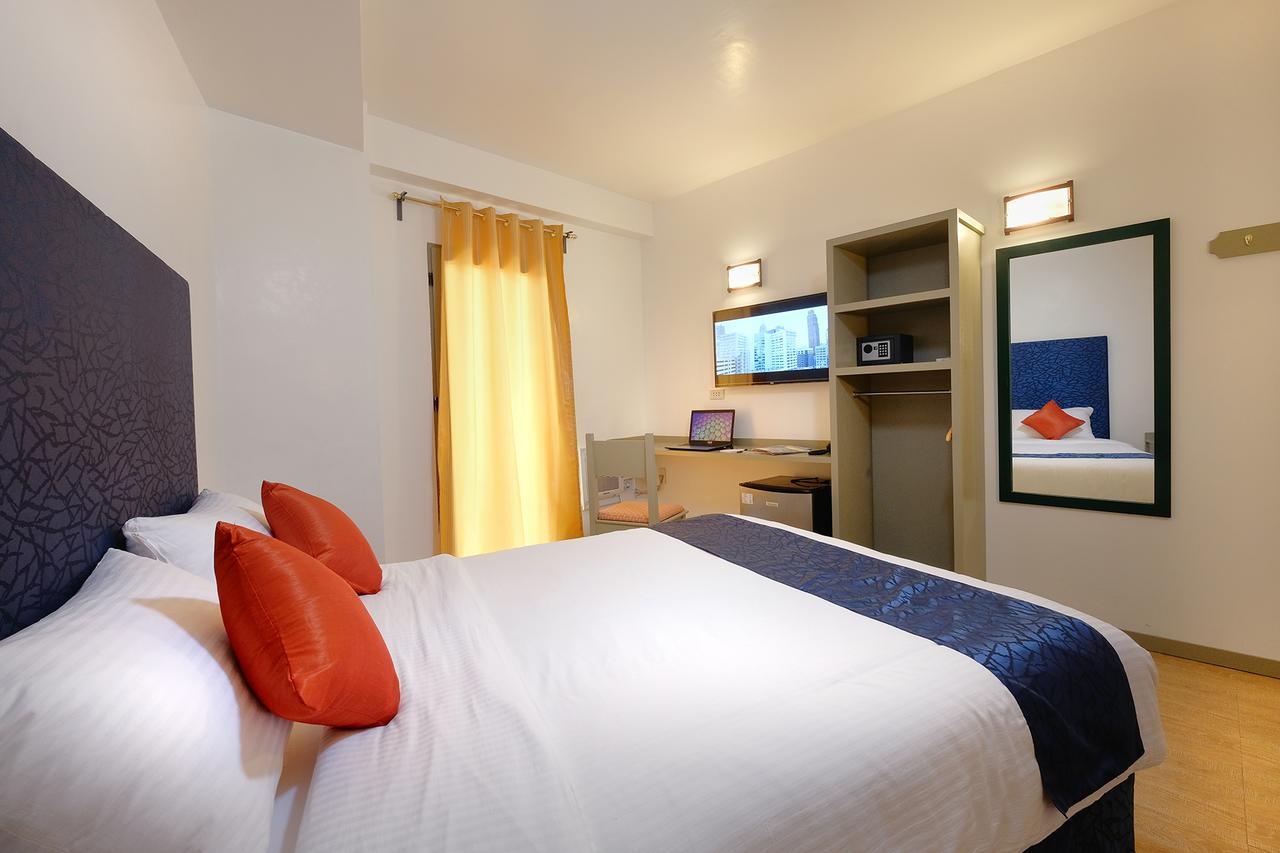 Frankfurter Deluxe Inn Cebu ภายนอก รูปภาพ