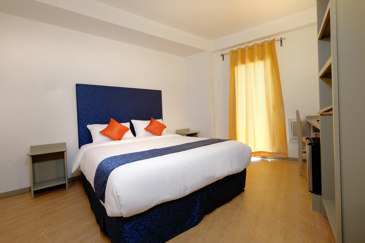 Frankfurter Deluxe Inn Cebu ภายนอก รูปภาพ