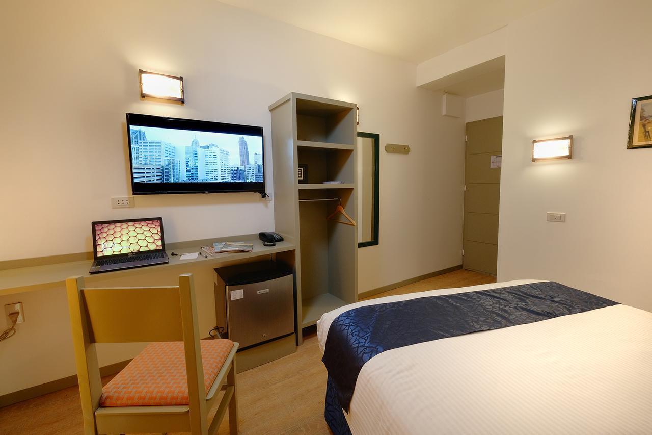 Frankfurter Deluxe Inn Cebu ภายนอก รูปภาพ