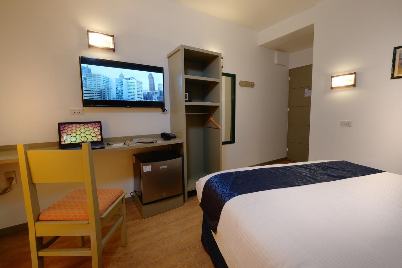 Frankfurter Deluxe Inn Cebu ภายนอก รูปภาพ